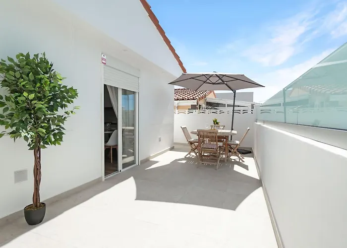 Semesterbostad La Casita De Emily - Reformada, Bien Situada Y Con Piscina Amplia