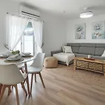 La Casita De Emily - Reformada, Bien Situada Y Con Piscina Amplia *