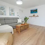 La Casita De Emily - Reformada, Bien Situada Y Con Piscina Amplia *