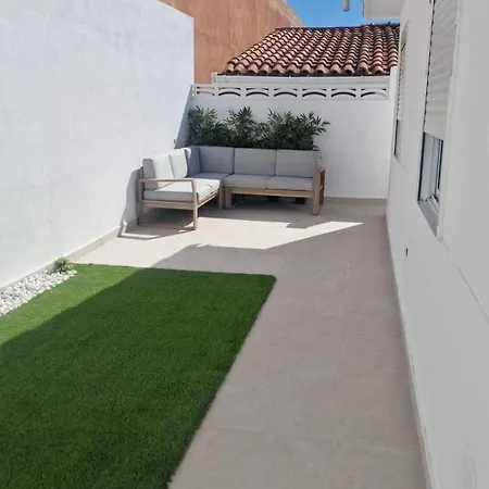Holiday home La Casita De Emily - Reformada, Bien Situada Y Con Piscina Amplia