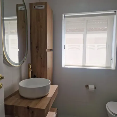 La Casita De Emily - Reformada, Bien Situada Y Con Piscina Amplia Holiday home