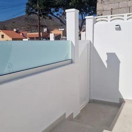 La Casita De Emily - Reformada, Bien Situada Y Con Piscina Amplia Holiday home *