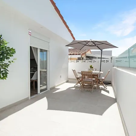 펜션 La Casita De Emily - Reformada, Bien Situada Y Con Piscina Amplia