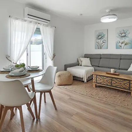 La Casita De Emily - Reformada, Bien Situada Y Con Piscina Amplia *