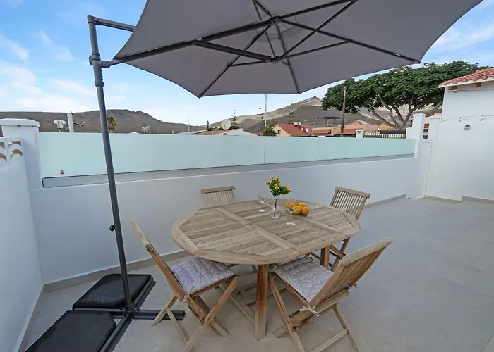 La Casita De Emily - Reformada, Bien Situada Y Con Piscina Amplia